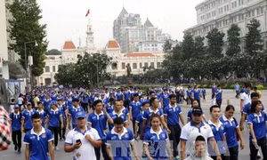 Hơn 5.000 đi bộ đồng hành cổ vũ đoàn thể thao Việt Nam 