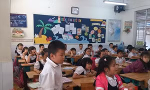 Phụ huynh bức xúc về các khoản thu đầu năm học