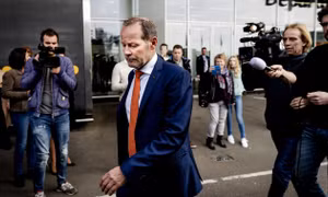 Hà Lan ‘trảm tướng’ Danny Blind để nuôi hy vọng World Cup 2018 