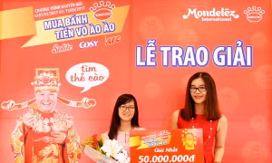 Trao giải nhất của 'Mua bánh Kinh Đô, tiền vô ào ào'
