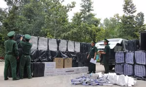 Côn đồ tấn công lực lượng chống buôn lậu, một cán bộ tử vong
