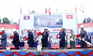 55 năm quan hệ Việt Nam - Lào: Khởi công trường Phổ thông Sithanaxay