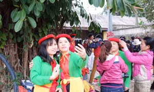 Đến Hội Lim, ngắm liền anh, liền chị náo nức... “seo phi” 