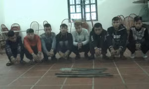 Côn đồ chặn xe trên đường cao tốc 'xin đểu', thách thức chủ xe báo công an