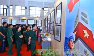 Quân khu 1 triển lãm bản đồ và tư liệu về Hoàng Sa, Trường Sa