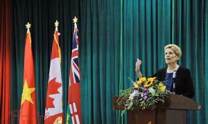 Thủ hiến bang Ontario (Canada) nói chuyện với sinh viên Hà Nội