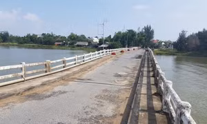 Quảng Nam: Khẩn trương gia cố, chống sập cầu Hà Tân 