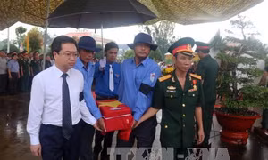 Truy điệu và an táng hài cốt liệt sĩ quân tình nguyện, chuyên gia Việt Nam hy sinh tại Campuchia