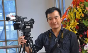 Thủ tướng Chính phủ truy tặng Bằng khen cho phóng viên Đinh Hữu Dư