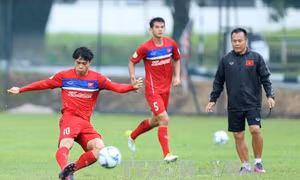 SEA Games 29: 'Quà riêng' của HLV Hữu Thắng tặng U22 Philippines