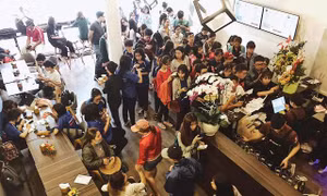 'Cơn sốt' lan truyền: Đoạn phố có đến hàng chục quán trà sữa chen chân