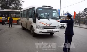 Cảnh sát giao thông giả xe ôm, ngăn xe khách trá hình, xe chạy chui nhiễu loạn Hà Nội