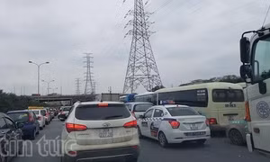 Phân luồng từ xa và cải tạo nút giao Pháp Vân để chống ùn tắc