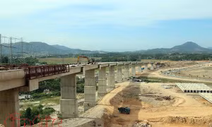 Vượt khó thi công cao tốc La Sơn - Túy Loan nối Đà Nẵng - Huế 