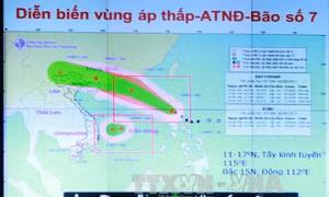 Bão số 7 mạnh cấp 13 trên Biển Đông 