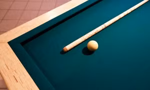 Bỏ 10 năm ghép hơn 1,8 triệu que diêm làm bàn billards