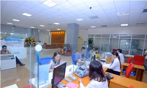 Nhiều ngân hàng giảm lãi suất cho vay, tung gói tín dụng nghìn tỷ 