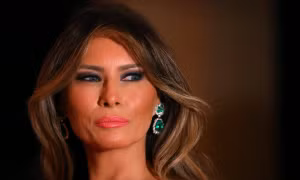 Bị coi là 'gái gọi cao cấp', vợ ông Trump kiện báo Anh ra tòa