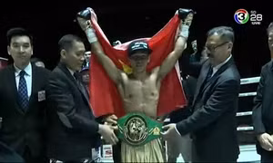 Xem võ sĩ Trần Văn Thảo hạ knock-out đối thủ sau chưa đầy 1 phút để giành đai WBC