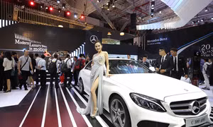 Mercedes-Benz giới thiệu C-Class mới tại Triển lãm Ô tô Việt Nam 2017