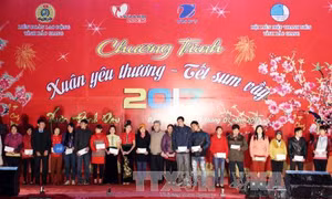 Mang “Xuân yêu thương – Tết sum vầy” đến với người lao động