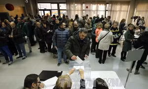 Tây Ban Nha: Phe ủng hộ độc lập tại Catalonia đang chiếm ưu thế 