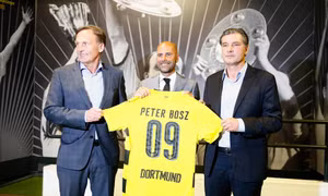 Dortmund bất ngờ bổ nhiệm Peter Bosz làm HLV trưởng