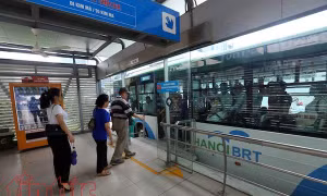  'Gập ghềnh' giải pháp phát triển giao thông công cộng