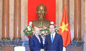 Chủ tịch nước tiếp nguyên Tổng thống Mexico Carlos Salinas de Gortari 