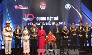 Vinh danh 10 Gương mặt trẻ Việt Nam tiêu biểu năm 2016 