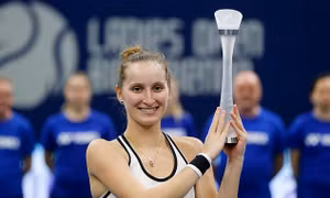 Sao trẻ 17 tuổi Vondrousova vô địch giải WTA Tour đầu tiên