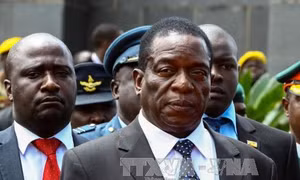 Cựu Phó Tổng thống Zimbabwe đã về nước