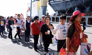 “Bội thu” du khách dịp Tết Đinh Dậu 2017 