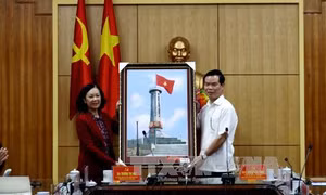 Trưởng ban Dân vận Trung ương Trương Thị Mai làm việc tại Hà Giang