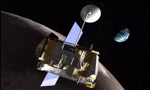 Tàu vũ trụ của NASA va chạm với UFO có tốc độ nhanh hơn đạn bay