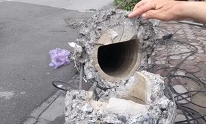 Ninh Thuận: Trụ điện gãy đổ đè 2 công nhân thương vong