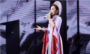 Thần tượng Bolero vòng bán kết: Lý Thu Thảo hát 'Giọng ca dĩ vãng' đầy nội tâm