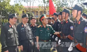 Phó Chủ tịch Quốc hội Đỗ Bá Tỵ làm việc tại Trung đoàn Cảnh sát cơ động Tây Nam bộ