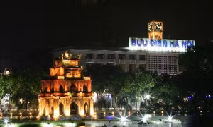 Đêm nay Bắc Bộ tạnh ráo, Tây Nguyên và Nam Bộ mưa rào