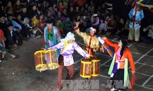 Nửa đêm xem hội “Linh tinh tình phộc”