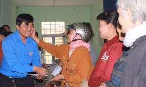 Mang Tết đầm ấm đến với vùng biên giới khó khăn