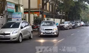 Tăng mức phí sử dụng vỉa hè, lòng đường nội đô Hà Nội đã hợp lý?