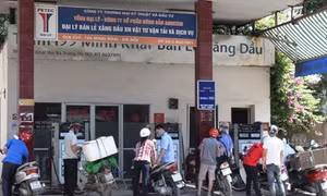 Giá xăng tăng lần thứ 5 liên tiếp trong vòng 2 tháng
