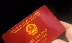 Thu thẻ nhà báo của nguyên Trưởng Văn phòng đại diện báo Kinh doanh và Pháp luật