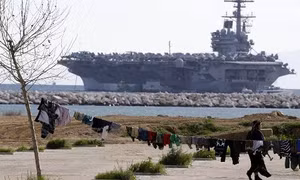 Tàu sân bay Mỹ trở lại Trung Đông, 20 tàu chiến Iran 'nghênh đón'