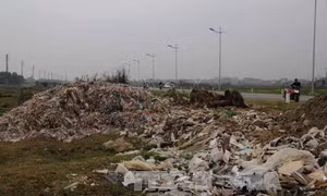 Chưa xử lý triệt để việc đổ trộm rác thải trên đại lộ Nam sông Mã