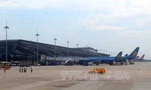 Nhiều dịch vụ hàng không tăng giá 