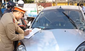 Kiến nghị không xử phạt đối với người lái xe dùng bản sao giấy đăng ký