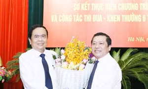 Đẩy mạnh phong trào thi đua sản xuất, kinh doanh giỏi