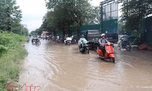 Đường Nguyễn Cảnh Dị xuống cấp nghiêm trọng, tiềm ẩn nguy cơ tai nạn